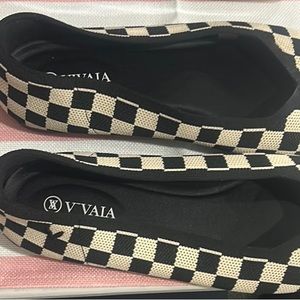 Vivaia size 8 shoes 39
